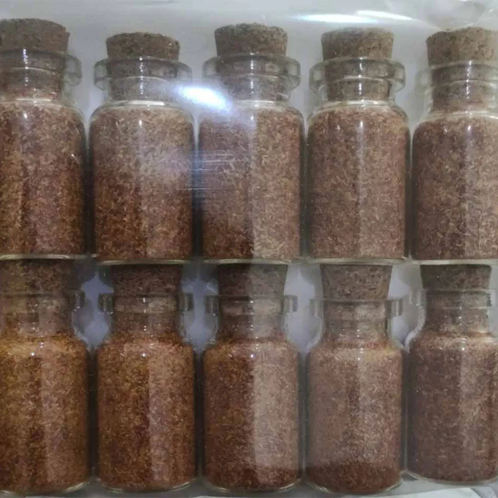 پودر زعفران در بسته بندی کریستالی